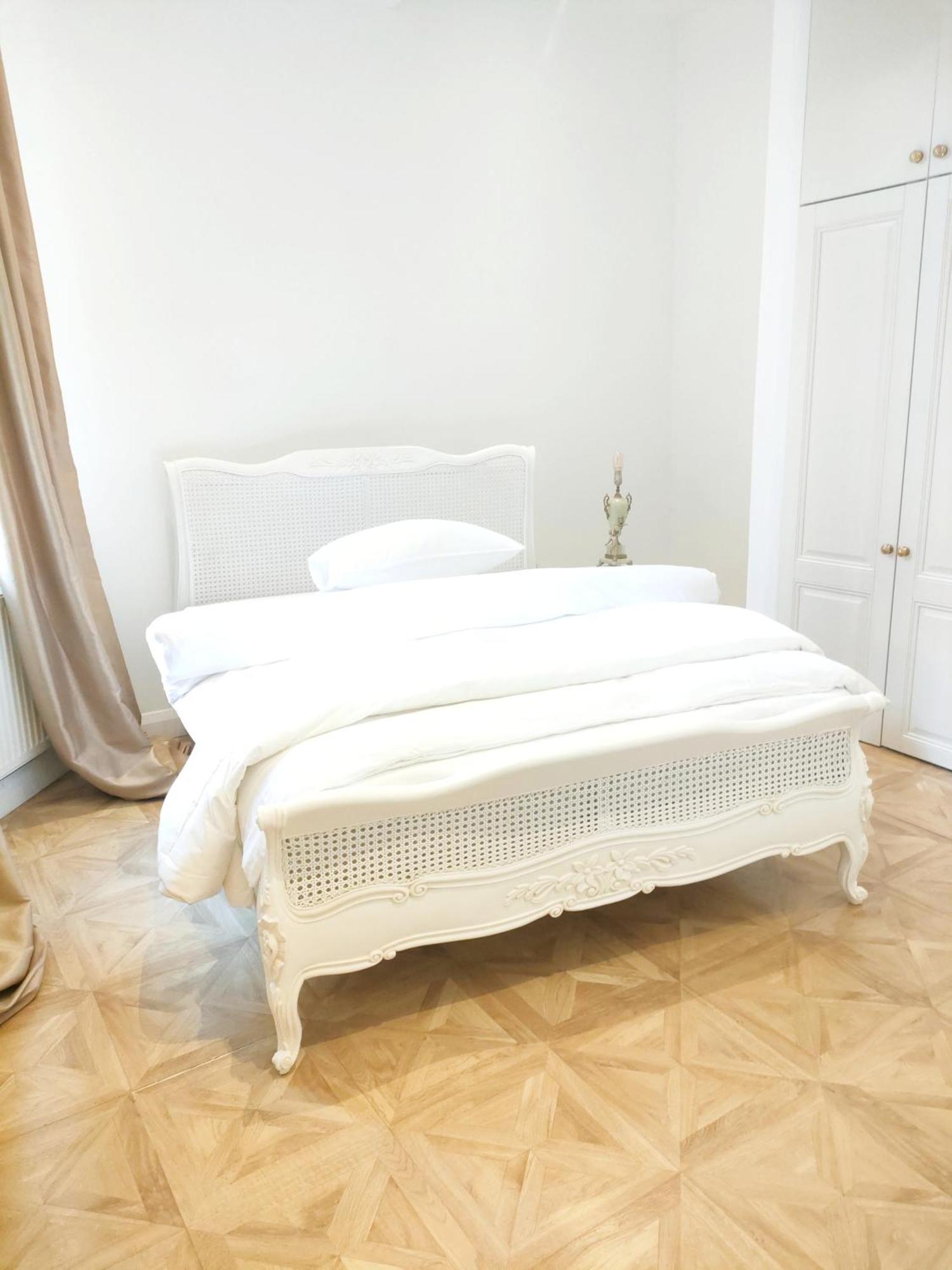 Versailles Nottingham Bagian luar foto