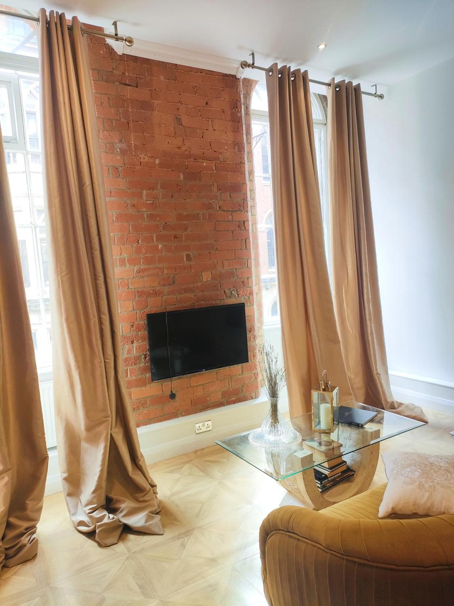 Versailles Nottingham Bagian luar foto
